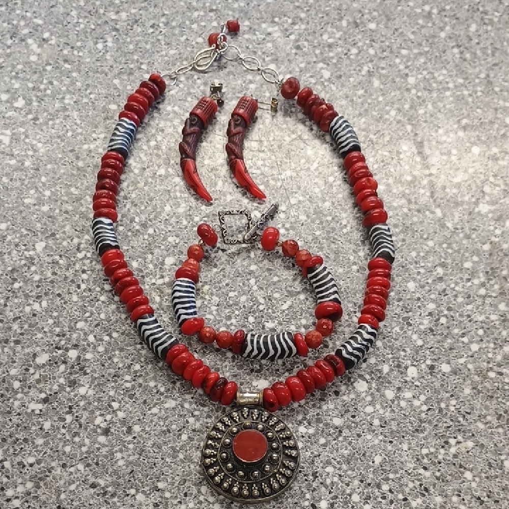 Red and Black Beaded Jewelry Set